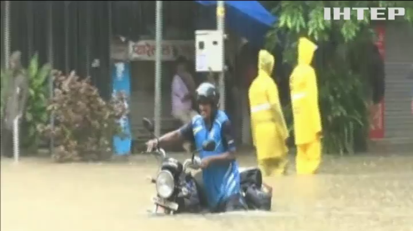 Індійське місто топить потужними зливами