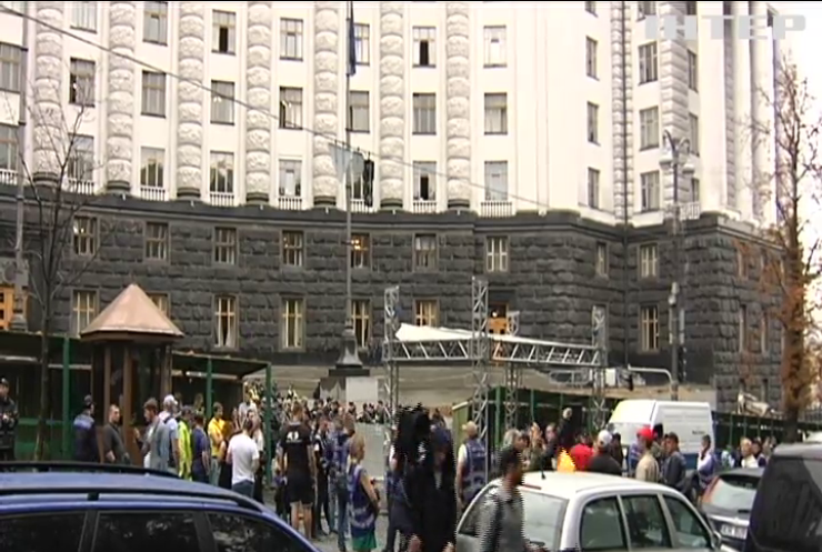 Під стінами Верховної Ради проходить мітинг власників авто на єврономерах 