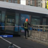 У Мадриді автобус повис на мосту (відео)