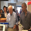 Обама та Байден зайшли до пекарні