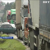 На Прикарпатье селяне требует начать ремонт дорог (видео)
