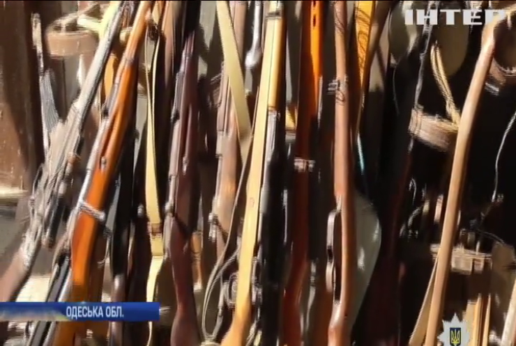 На Одещині чоловік зберігав у гаражі раритетну зброю