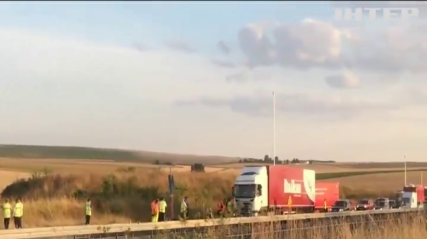 У Франції вантажівка протаранила автобус з дітьми