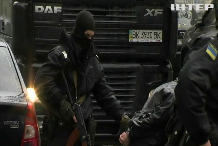 "Калаш" за 1000 гривен: как остановить нелегальную продажу оружия в Украине?