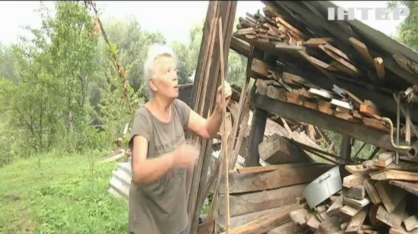 На Прикарпатті десятки приватних будинків зруйнувала річка