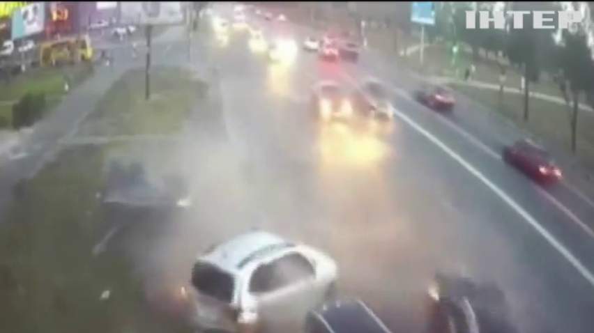 На Дніпровській набережній у Києві сталася масштабна аварія