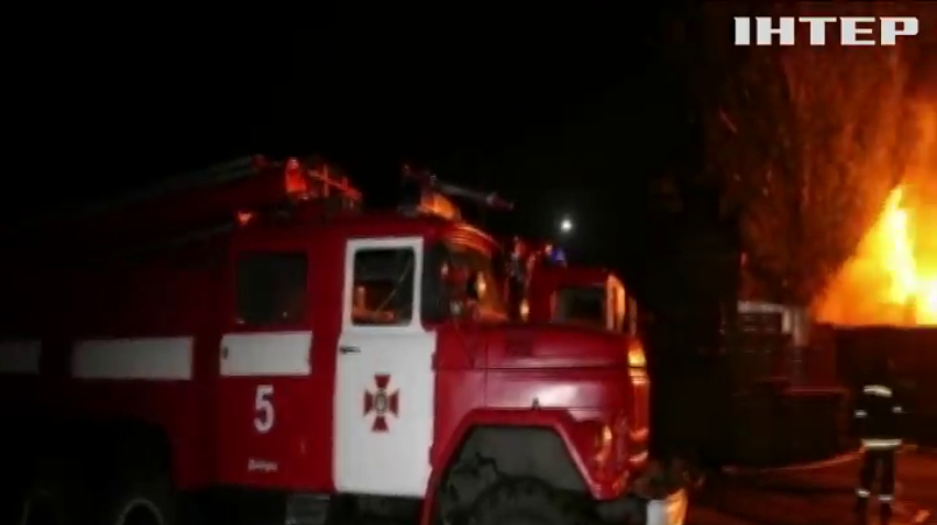 У Дніпрі згорів склад з дерев'яними піддонами
