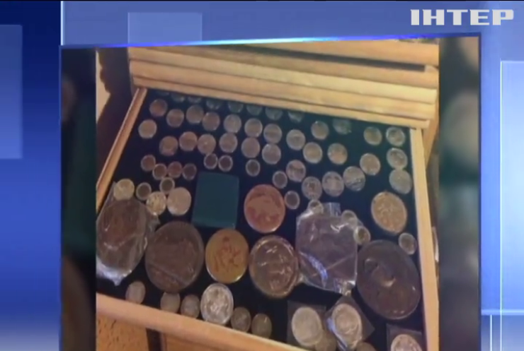 Коррупционер-таможенник из Одессы хранил дома старинные монеты