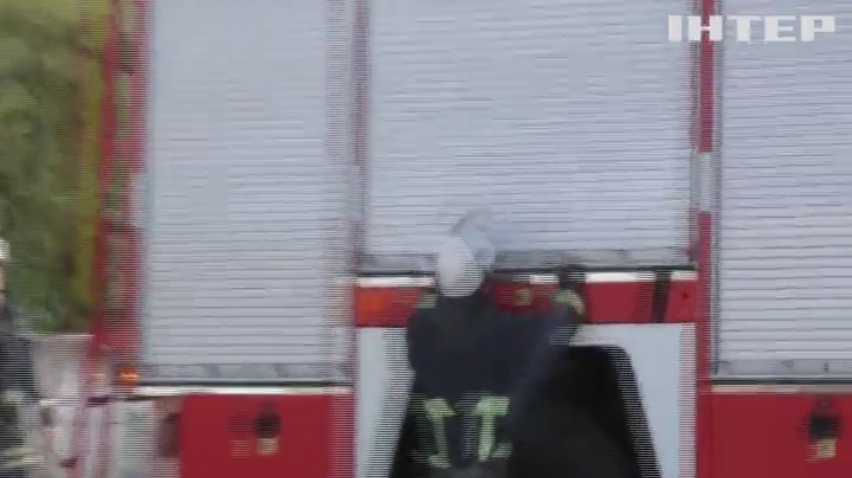 Масштабна пожежа у Житомирі: загорівся картонний комбінат