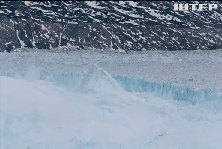 Від льодовика Гельгейм відколовся велетенський айсберг