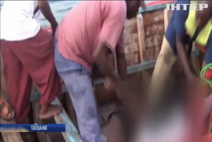 У Танзанії перекинулось судно: загинули 44 людини