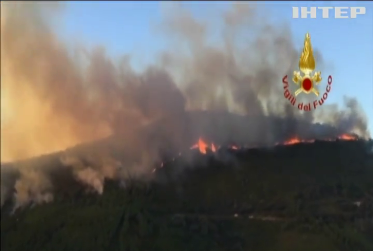 Пожежа в Італії: 180 бригад намагаються загасити полум'я