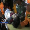 Землетрус в Індонезії: під завалами знайшли живих людей