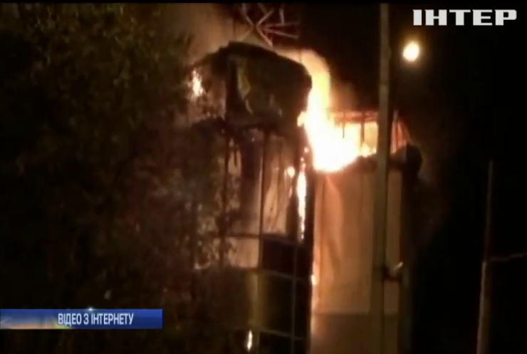На Луганщині згорів торговельний центр "Маяк" 