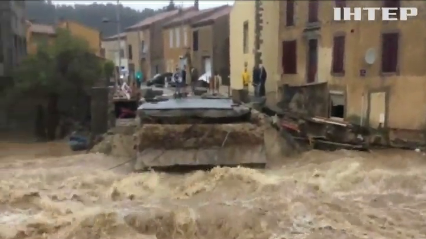 Несподівана повінь у Франції забрала 13 життів