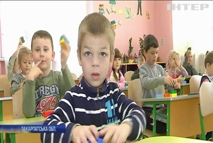 Небезпечні уроки: поблизу Ужгорода школа перетворюється на руїни