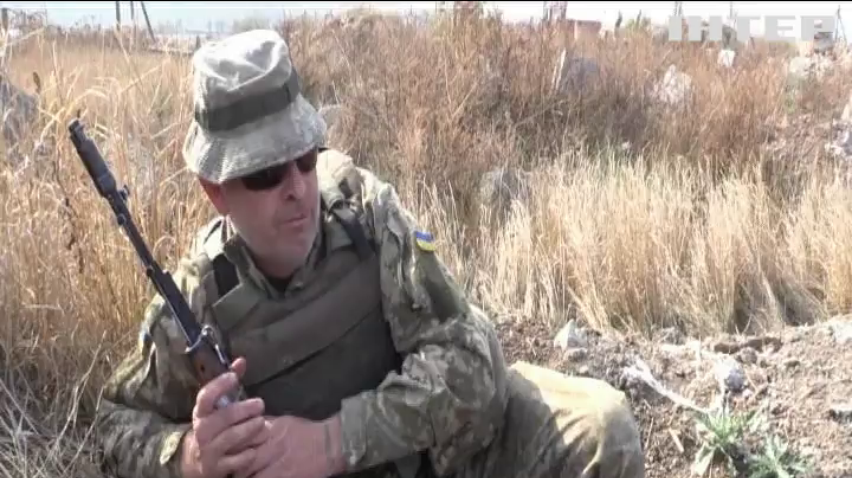 На Донбасі поранили українського військового