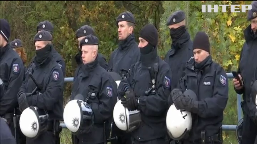 У Німеччині пройшла акція протесту проти вирубування Гамбахського лісу