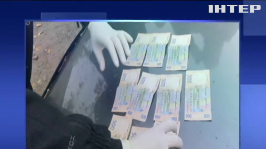 У Кропивницькому на хабарах затримали двох правоохоронців