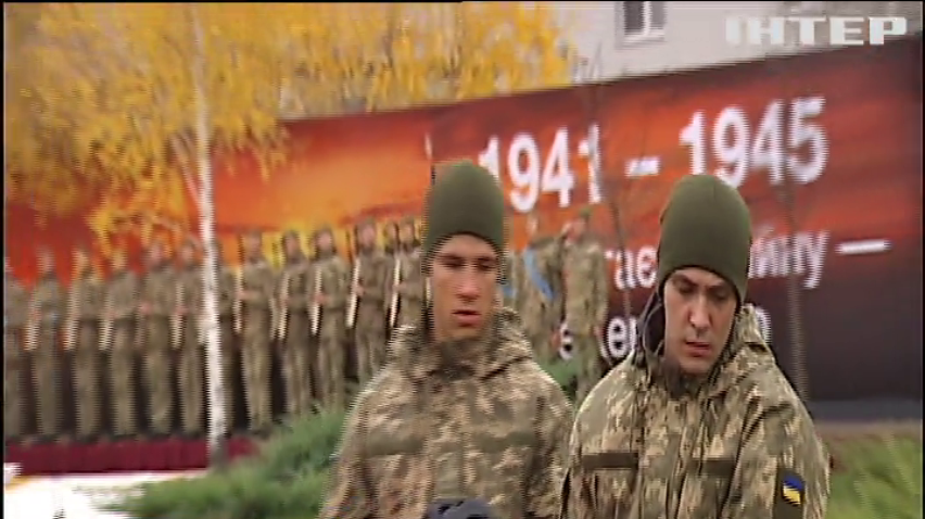 Завдяки Юрію Бойко та пошуковикам "Дніпро-Україна" у селищі Гатне перепоховали воїнів-визволителів Києва