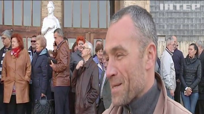 В Ужгороді судді Адмінсуду намагаються відібрати у профспілок історичну споруду в центрі міста