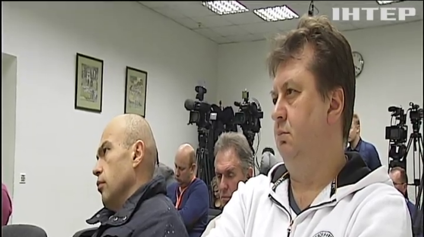 Громадські активісти звинувачують очільника ФФУ Андрія Павелка в махінаціях та привласненні 160 мільйонів гривень з державного бюджету