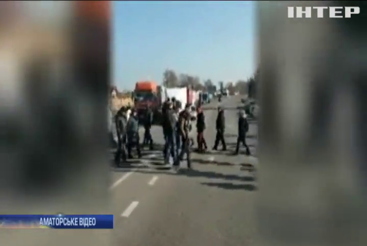 "Холодний" протест: жителі Одещини заблокували дорогу
