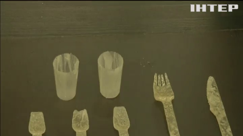 Скандинавський дизайнер перетворив картоплю на одноразовий посуд