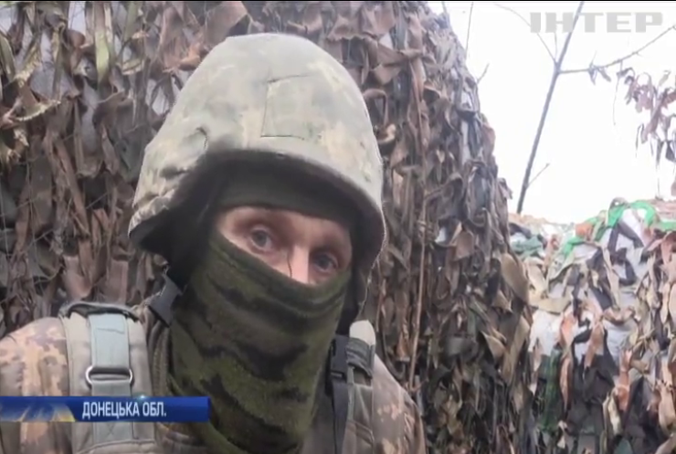 На Донбасі військові відповідають на вогонь бойовиків