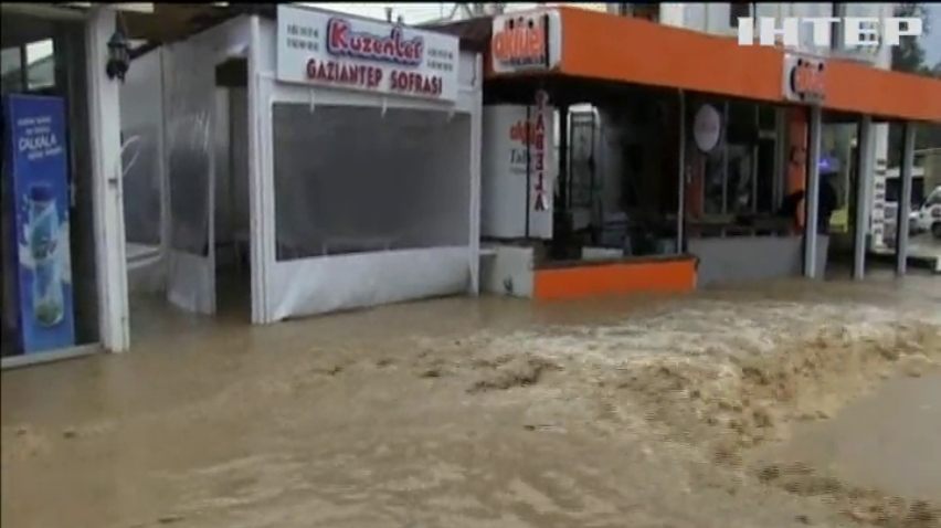 Місто Туреччини затопило потужними зливами