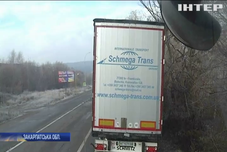 На українсько-словацькому кордоні стався транспортний колапс