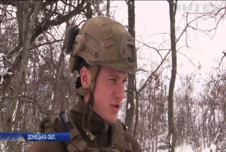 Українські військові облаштовують передові позиції