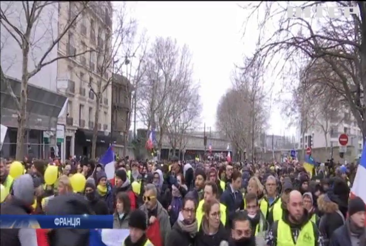 Протести у Франції: хто стоїть за "жовтими жилетами"?