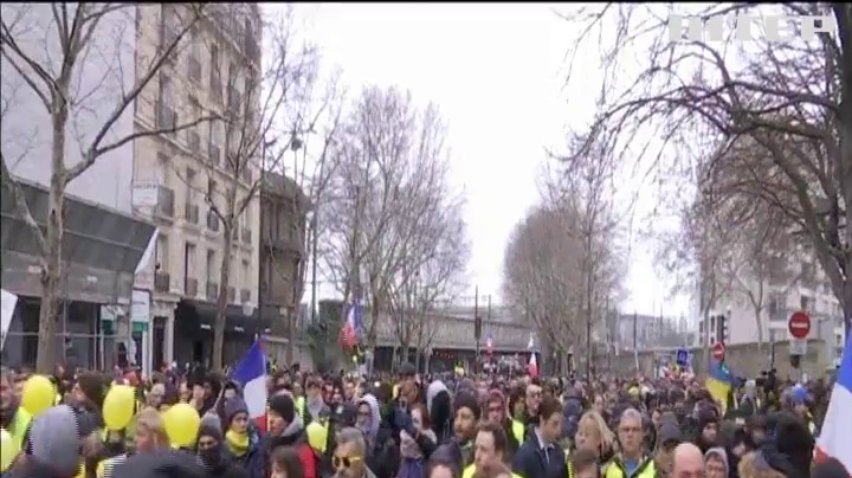 Протести у Франції: хто стоїть за "жовтими жилетами"?