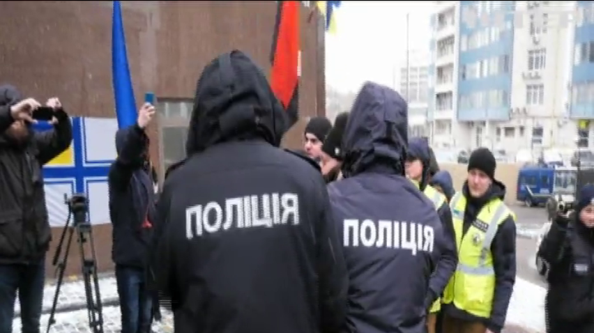 В Одесі намагалися облити фарбою консульство Росії
