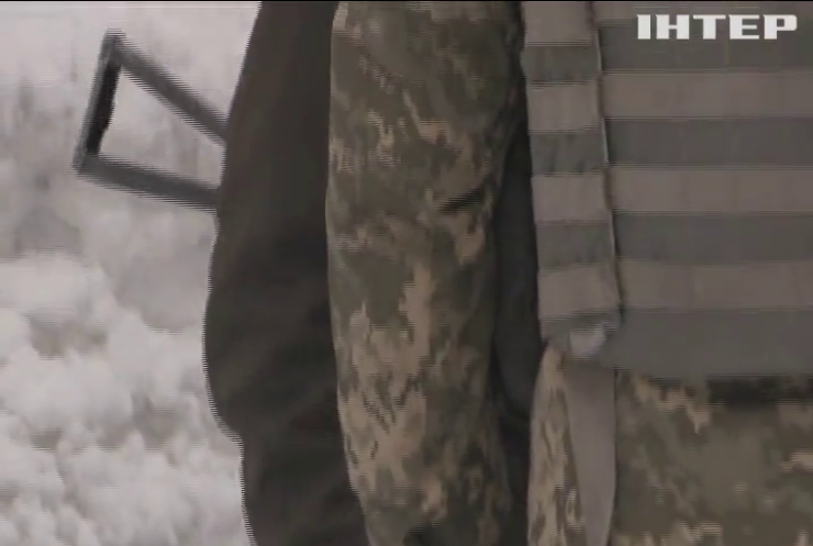 На Донбасі армійці знищили військовий "КАМАЗ" з озброєнням