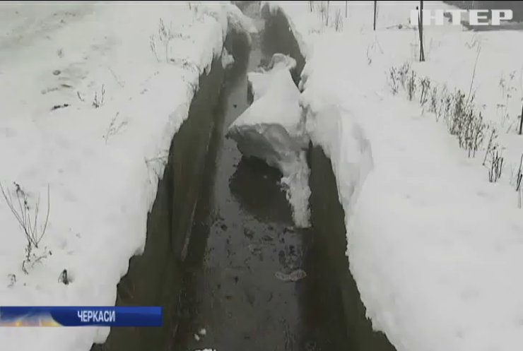 Дніпро у Черкасах отруюють талим снігом