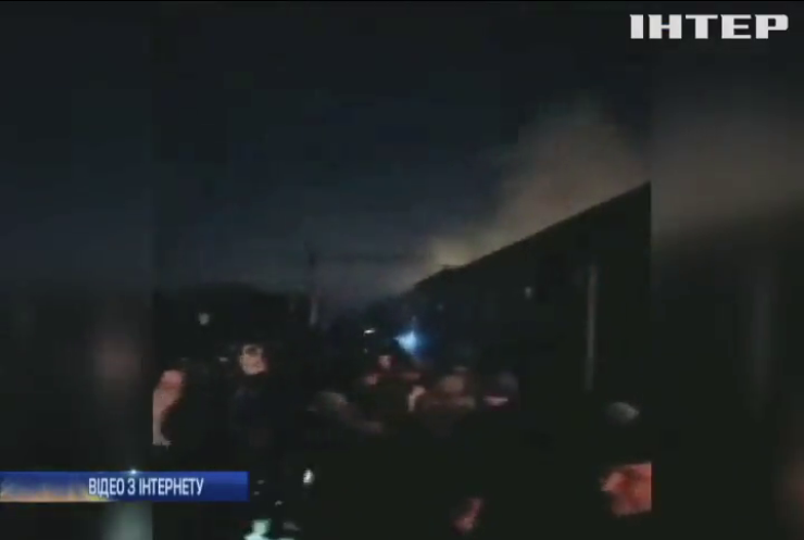 На Львівщині під час руху спалахнула електричка (відео)