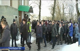 Служителі храмів УПЦ на Тернопільщині та Волині протестують проти незаконного переходу до ПЦУ