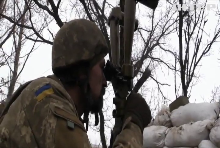 На Донбасі від ворожого обстрілу постраждав український військовий