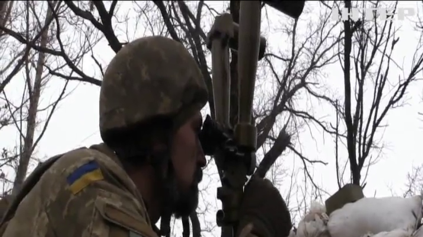 На Донбасі від ворожого обстрілу постраждав український військовий