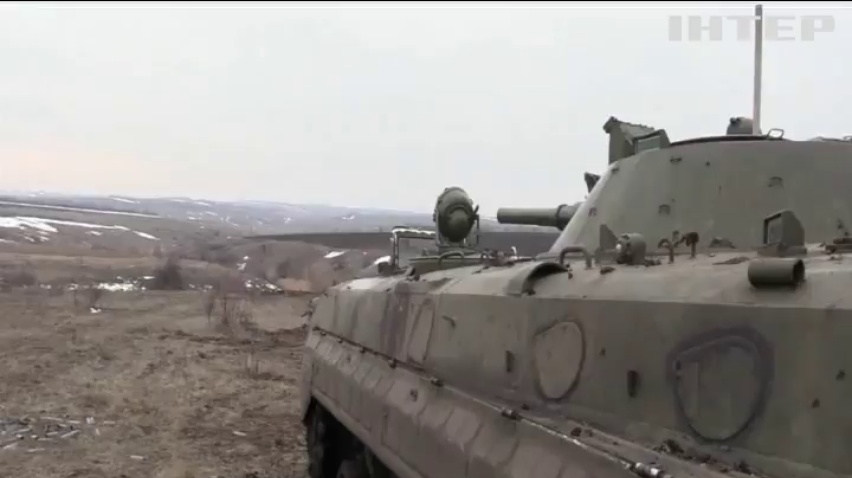 У районі проведення ООС екіпажі БМП влаштували вишкіл 