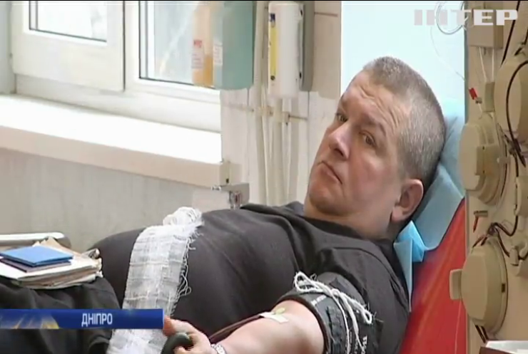 Рятувальники Дніпра здали кров для порятунку дітей