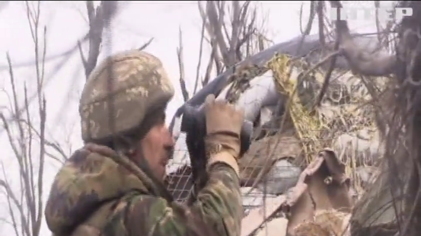 На Донбасі від ворожих куль постраждали армійці