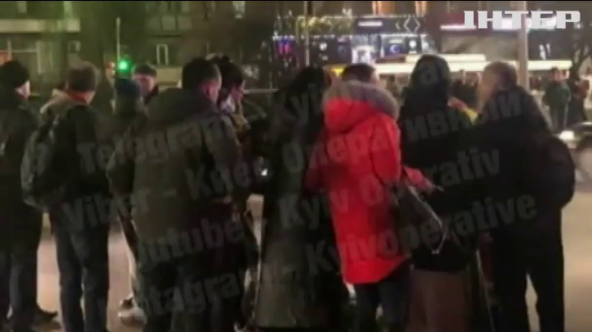 ДТП у Києві: маршрутка збила одразу трьох жінок