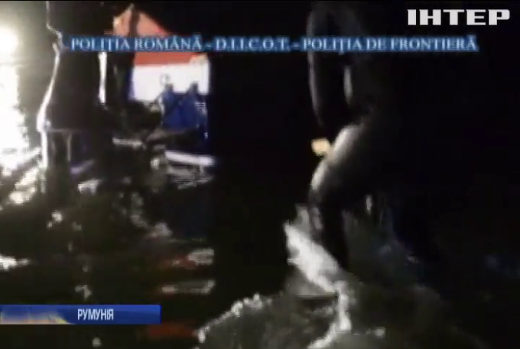 На пляжі у Румунії знайшли човен кокаїну