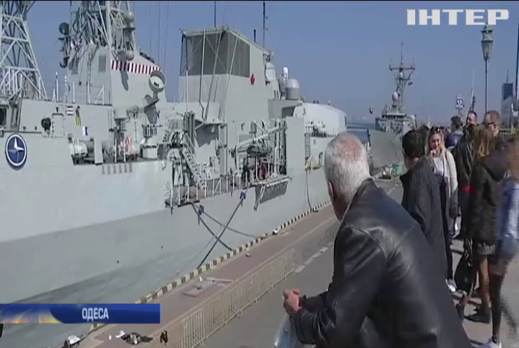 У порт Одеси зайшли кораблі НАТО 
