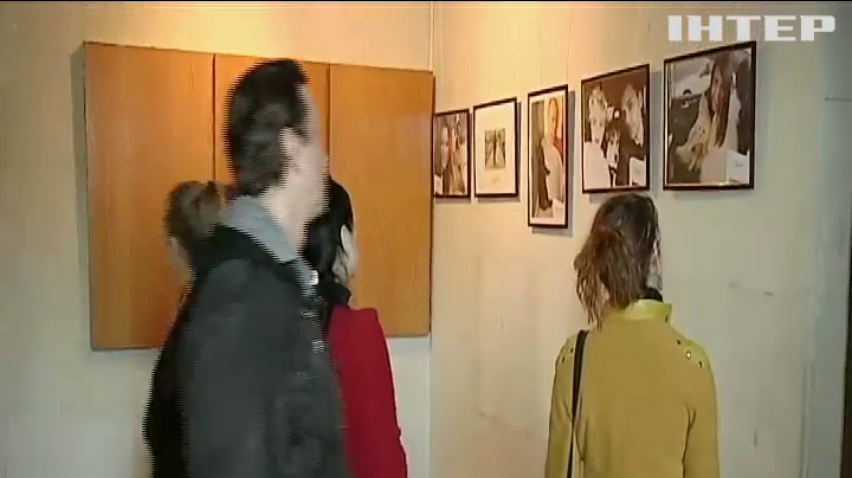 У Черкасах фотовиставкою підтримали безпритульних тварин