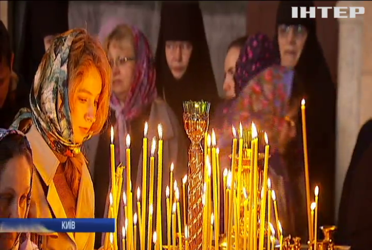 У Києво-Печерській Лаврі тисячі вірян відсвяткували Благовіщення