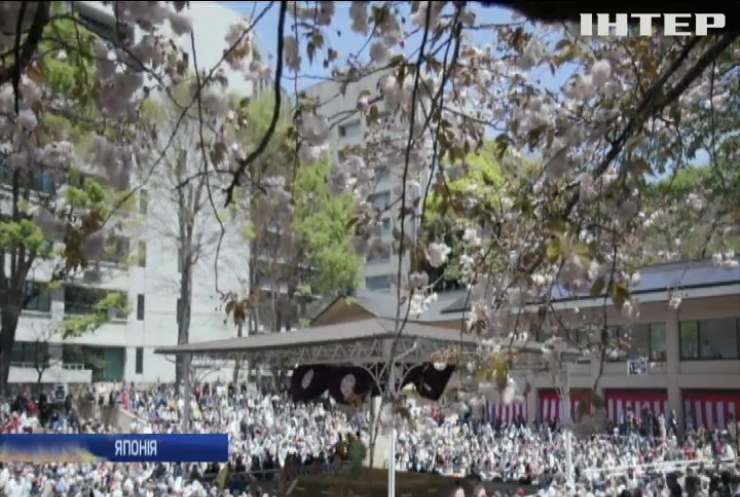 У Японії влаштували показові змагання із сумо